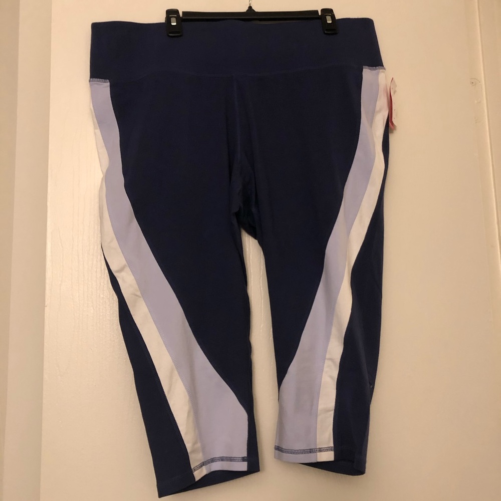 LIVI ACTIVE LANE BRYANT CROPPED ACTIVE LEGGINGS